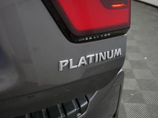 2022 Nissan Armada Platinum 4WD