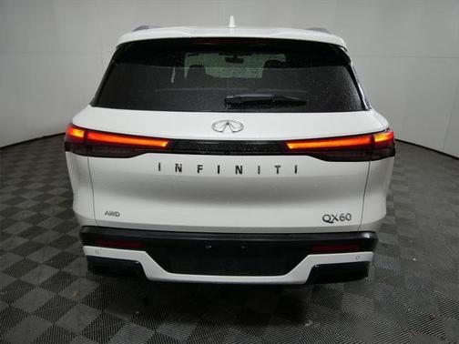2024 INFINITI QX60 Luxe