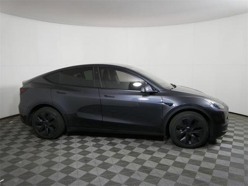 2024 Tesla Model Y Long Range Dual Motor All-Wheel Drive
