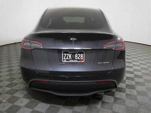 2024 Tesla Model Y Long Range Dual Motor All-Wheel Drive
