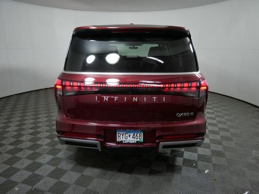 2025 INFINITI QX80 Luxe