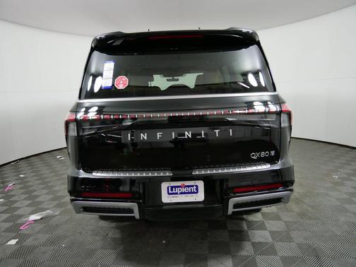 2025 INFINITI QX80 Luxe
