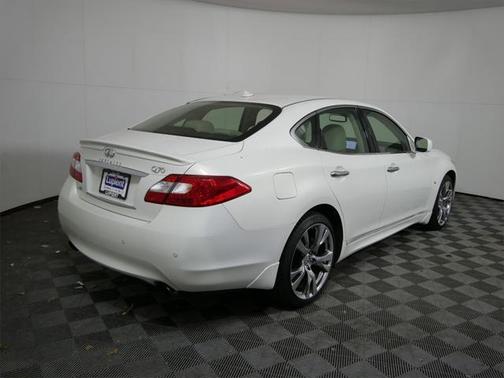 2014 INFINITI Q70 5.6X