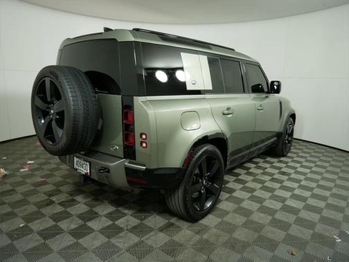 2022 Land Rover Defender 110 X-Dynamic SE