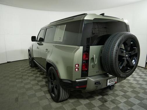 2022 Land Rover Defender 110 X-Dynamic SE