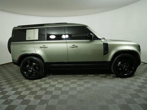 2022 Land Rover Defender 110 X-Dynamic SE