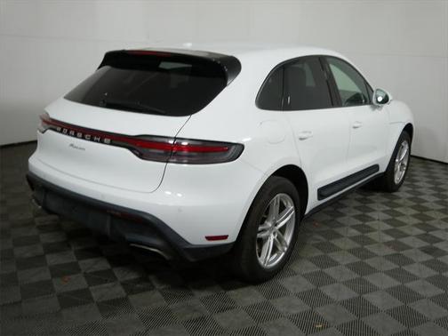2023 Porsche Macan Base
