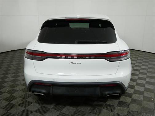2023 Porsche Macan Base