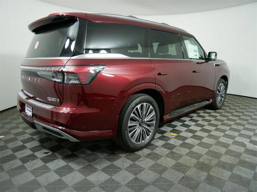 2025 INFINITI QX80 Luxe