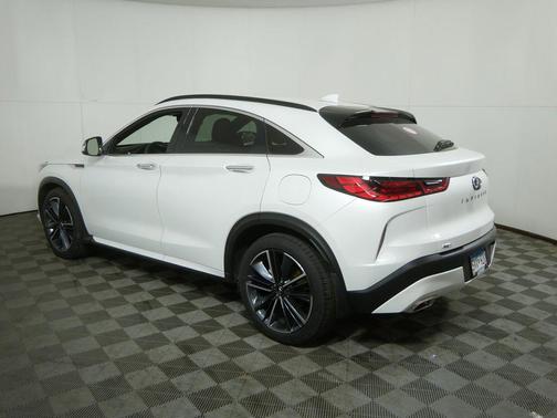 Radiant White 2025 INFINITI QX55 LUXE