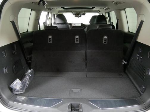 2025 INFINITI QX80 SENSORY AWD