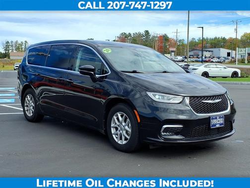 Diamond Black Crystal Pearlcoat 2024 Chrysler Pacifica Touring L