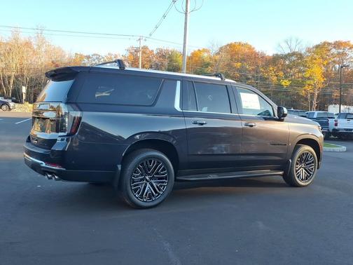 Dark Ash Metallic 2027 Chevrolet Suburban Premier
