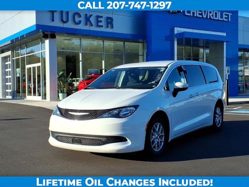 Bright White Clearcoat 2023 Chrysler Voyager LX