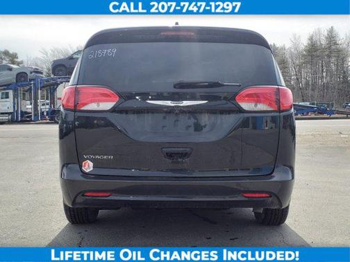2022 Chrysler Voyager LX