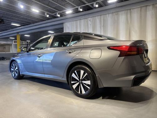 Gun Metallic 2021 Nissan Altima 2.5 SV