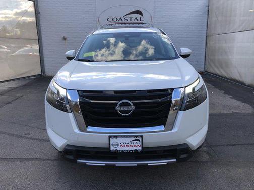 2025 Nissan Pathfinder Platinum 4WD