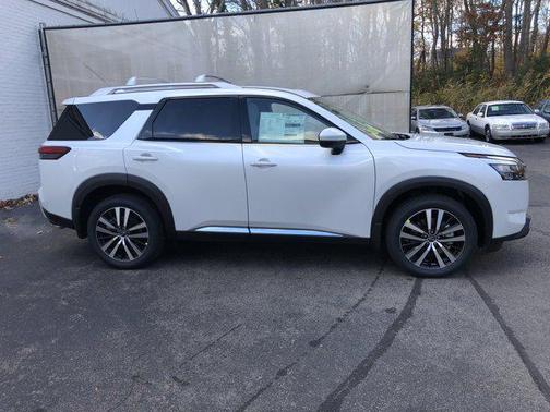 2025 Nissan Pathfinder Platinum 4WD