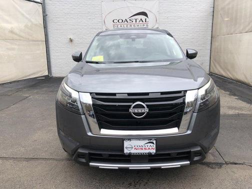 2025 Nissan Pathfinder SL 4WD