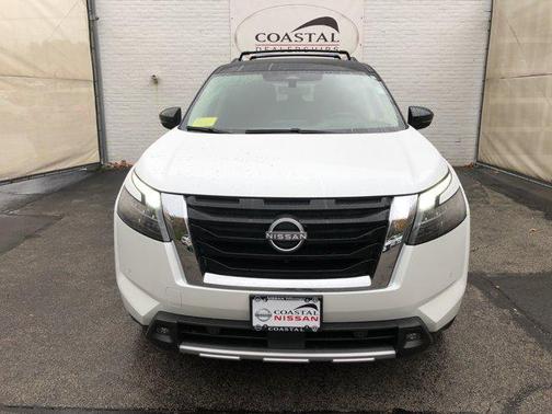 2025 Nissan Pathfinder Platinum 4WD