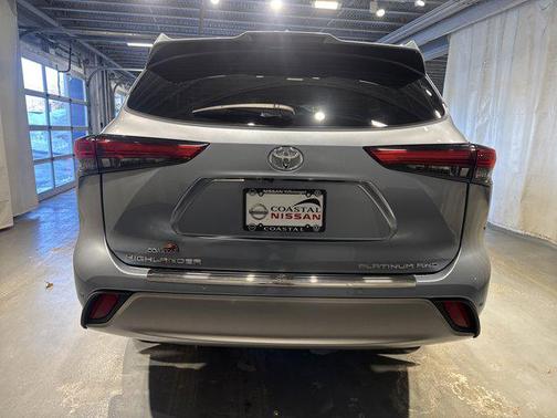 2022 Toyota Highlander Platinum