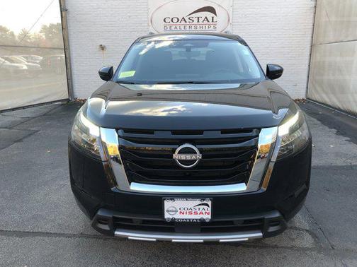 2025 Nissan Pathfinder SL 4WD