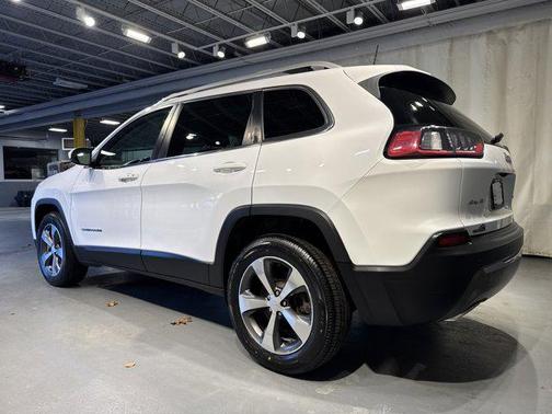 Bright White Clearcoat 2019 Jeep Cherokee Limited