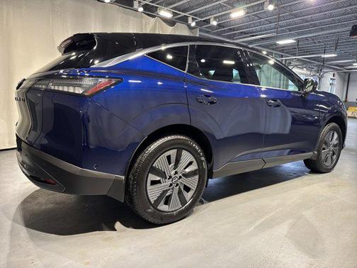 Deep Ocean Blue Pearl/Super Black 2025 Nissan Murano SL