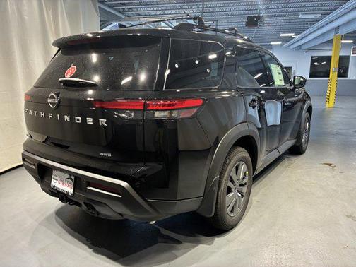 2025 Nissan Pathfinder SV 4WD