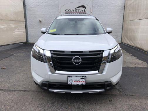 2025 Nissan Pathfinder Platinum 4WD