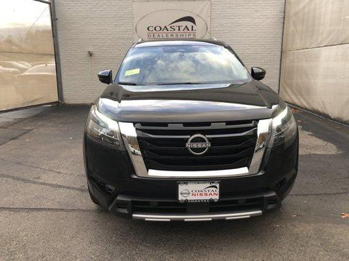 2025 Nissan Pathfinder SL 4WD