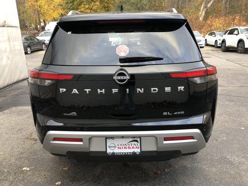 2025 Nissan Pathfinder SL 4WD