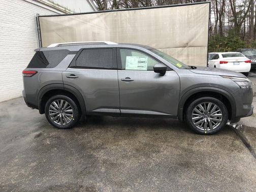 2025 Nissan Pathfinder SL 4WD