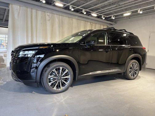 Super Black 2026 Nissan Pathfinder Platinum