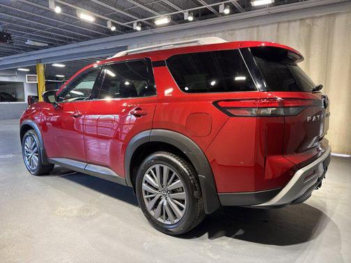 2024 Nissan Pathfinder SL 4WD