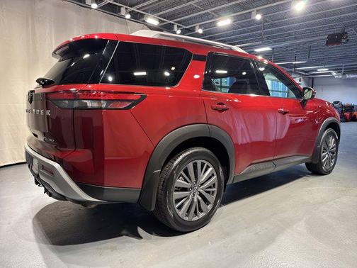 2024 Nissan Pathfinder SL 4WD