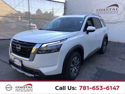 2025 Nissan Pathfinder SL 4WD