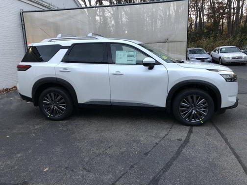 2025 Nissan Pathfinder SL 4WD