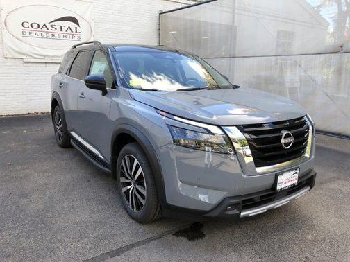 2025 Nissan Pathfinder Platinum 4WD