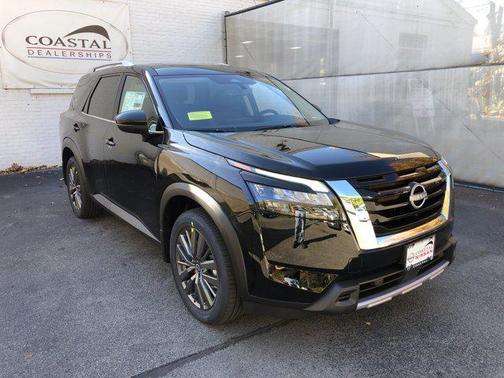 2025 Nissan Pathfinder SL 4WD