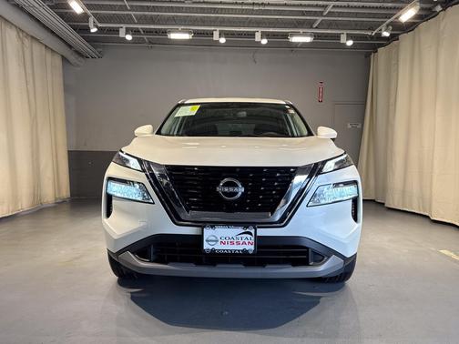Pearl White Tricoat 2023 Nissan Rogue SV