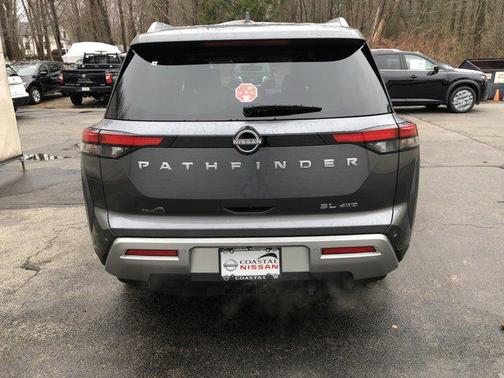 2025 Nissan Pathfinder SL 4WD