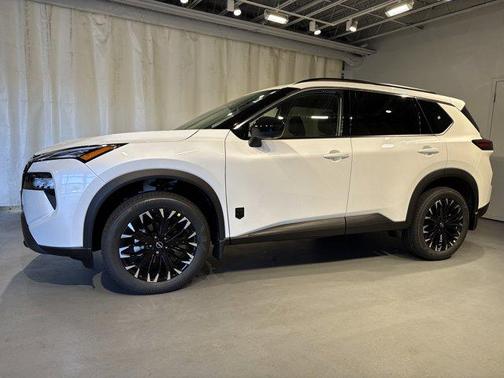 Everest White Pearl Tricoat 2026 Nissan Rogue Dark Armor
