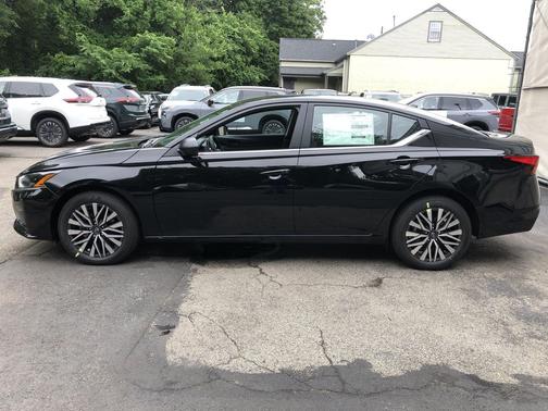 Super Black 2026 Nissan Altima SV AWD