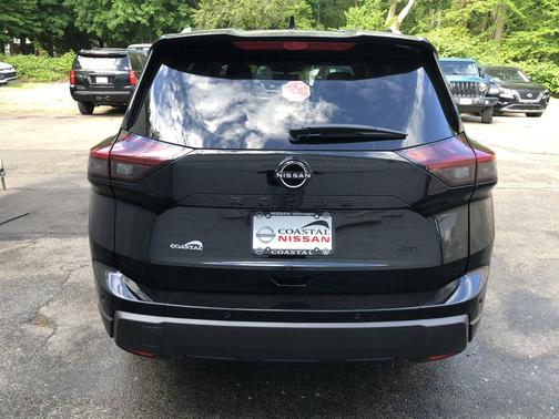 Super Black 2026 Nissan Rogue Dark Armor