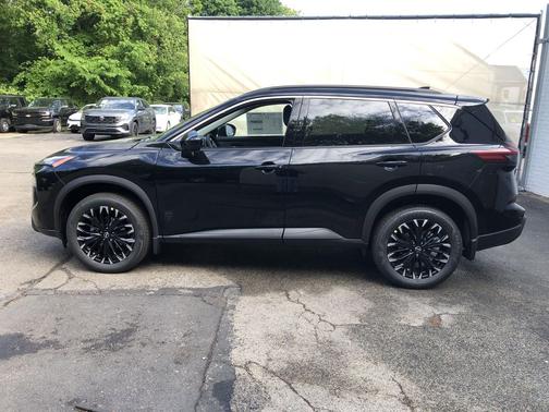 Super Black 2026 Nissan Rogue Dark Armor
