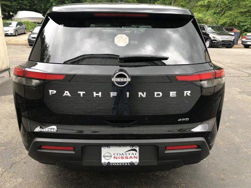 2025 Nissan Pathfinder S 4WD