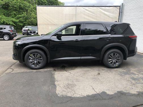 2025 Nissan Pathfinder S 4WD