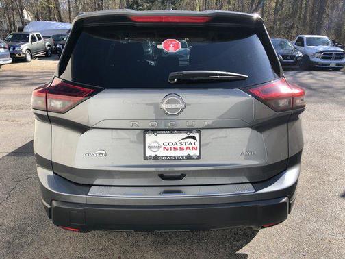 CHARCOAL/GUN METALL 2026 Nissan Rogue SV