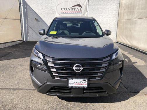 CHARCOAL/GUN METALL 2026 Nissan Rogue SV